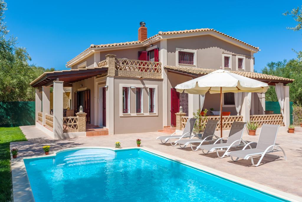 Evalexia Villa - Luxury Villa With Private Pool Near Laganas Perfect For Groups By Villa Mana Gers กาลามากี ภายนอก รูปภาพ