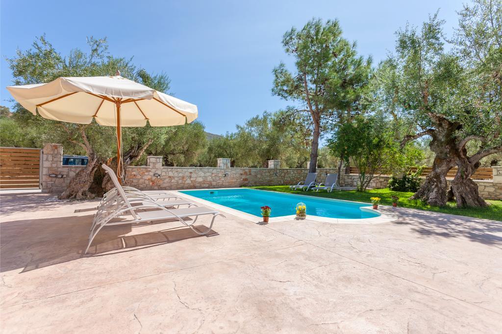 Evalexia Villa - Luxury Villa With Private Pool Near Laganas Perfect For Groups By Villa Mana Gers กาลามากี ภายนอก รูปภาพ